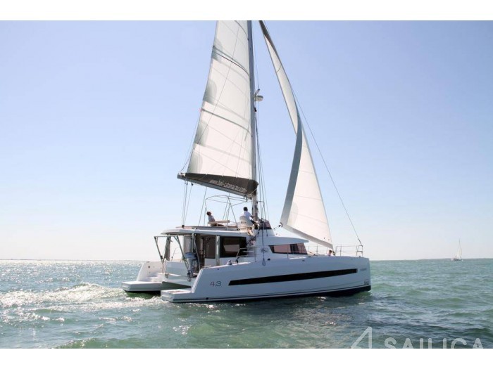 Bali 4.3 - Yacht Charter Sailica