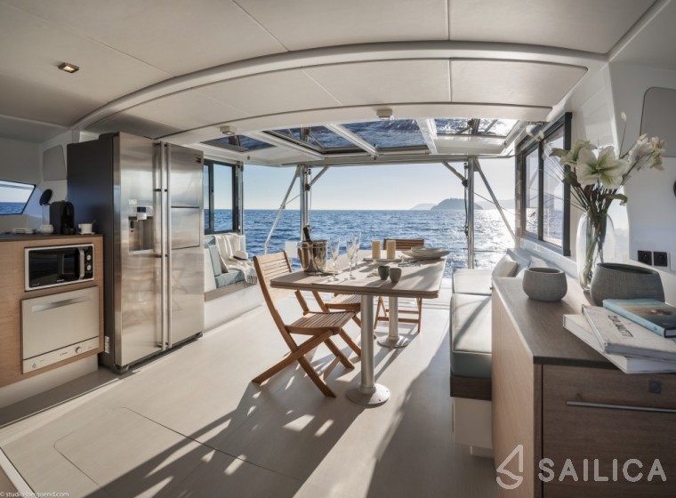 Bali 4.3 - Yacht Charter Sailica