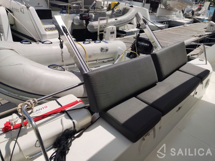 Lucia 40 - Yacht Charter Sailica