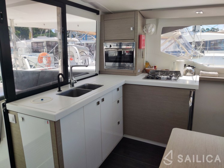 Lucia 40 - Yacht Charter Sailica