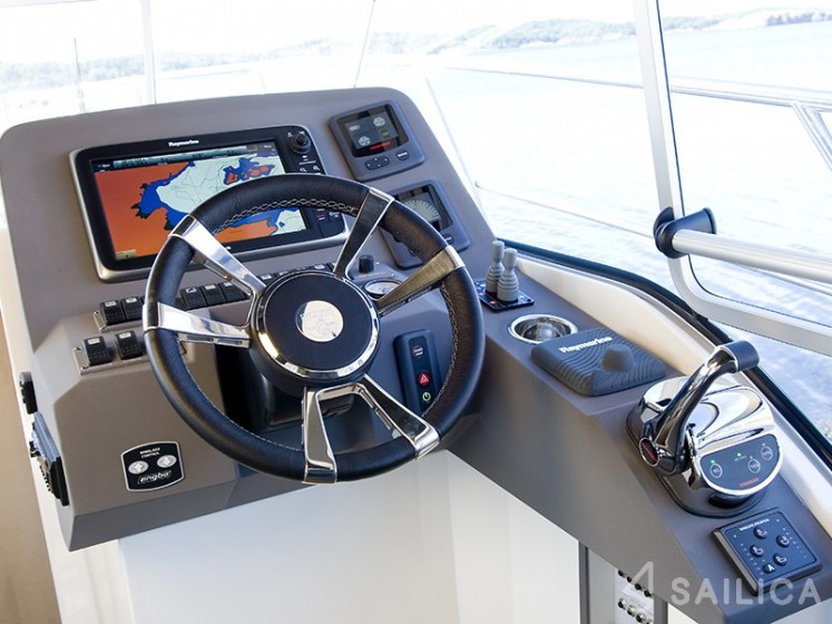 Marex 320 ACC - Yacht Charter Sailica