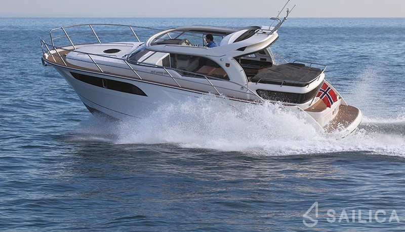 Marex 320 ACC - Yacht Charter Sailica