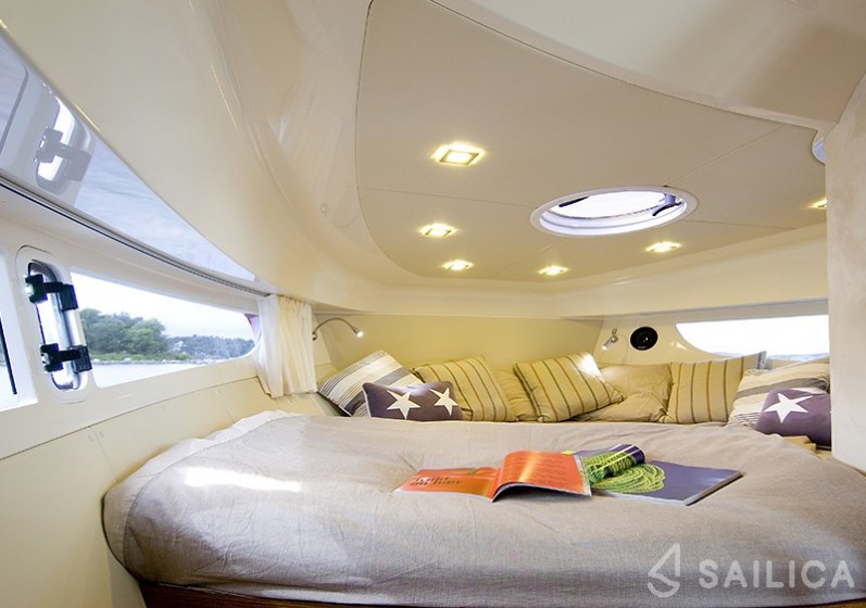 Marex 320 ACC - Yacht Charter Sailica