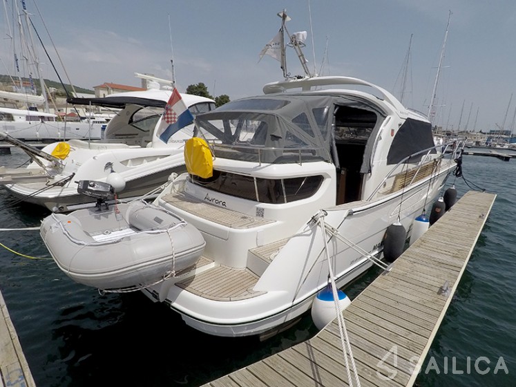 Marex 320 ACC - Yacht Charter Sailica