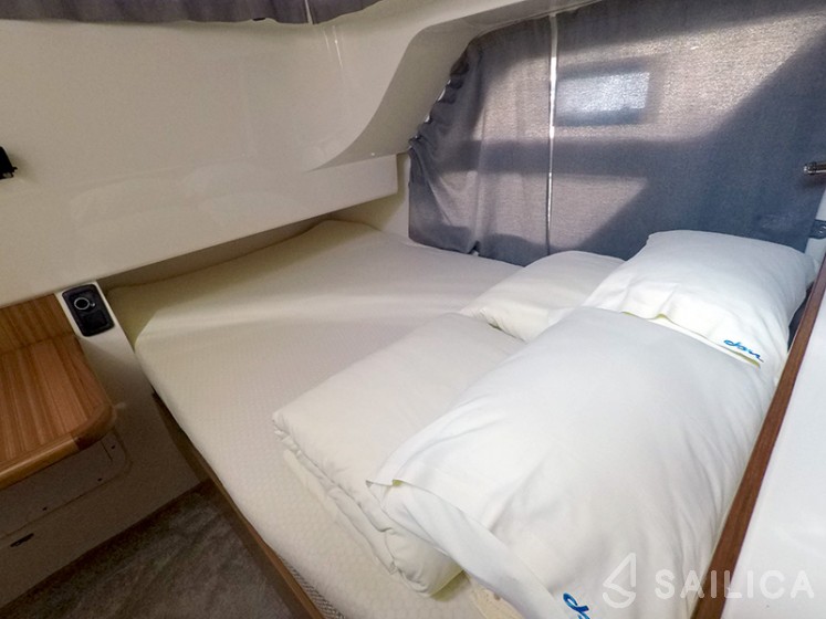 Marex 320 ACC - Yacht Charter Sailica