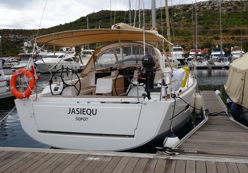 Dufour 412 GL - Yacht Charter Sailica