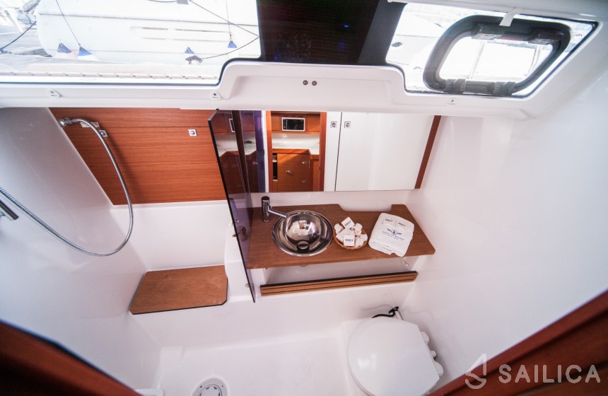 Dufour 412 GL - Yacht Charter Sailica