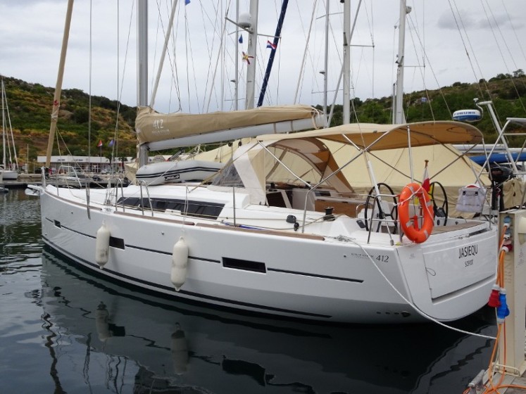 Dufour 412 GL - Yacht Charter Sailica