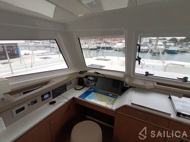 Bali Catspace - Yacht Charter Sailica