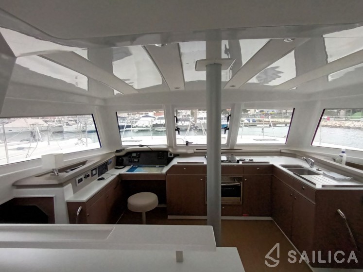 Bali Catspace - Yacht Charter Sailica