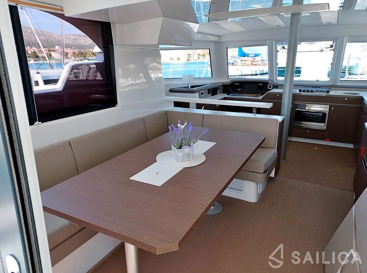 Bali Catspace - Yacht Charter Sailica