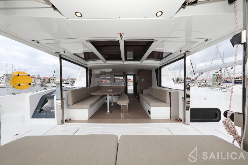 Bali 4.6 - Yacht Charter Sailica