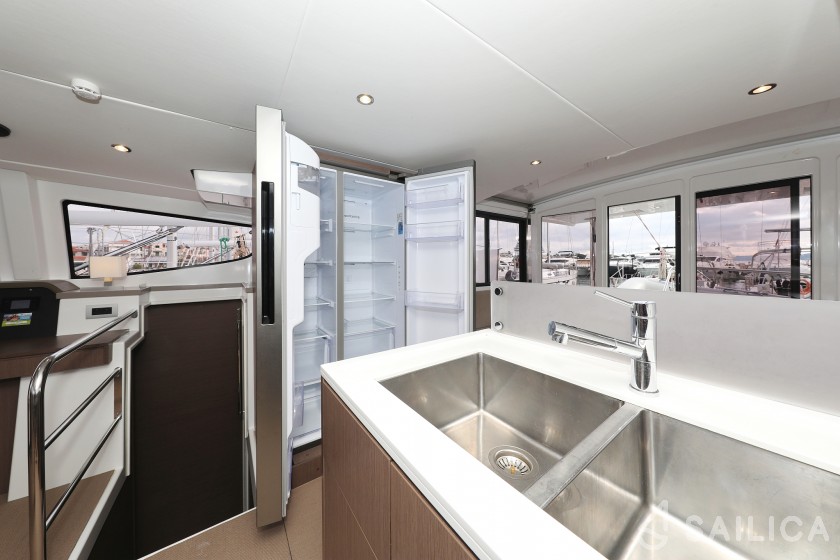 Bali 4.6 - Yacht Charter Sailica