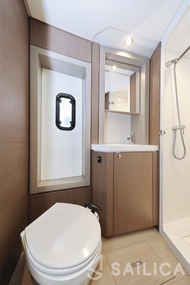 Bali 4.6 - Yacht Charter Sailica