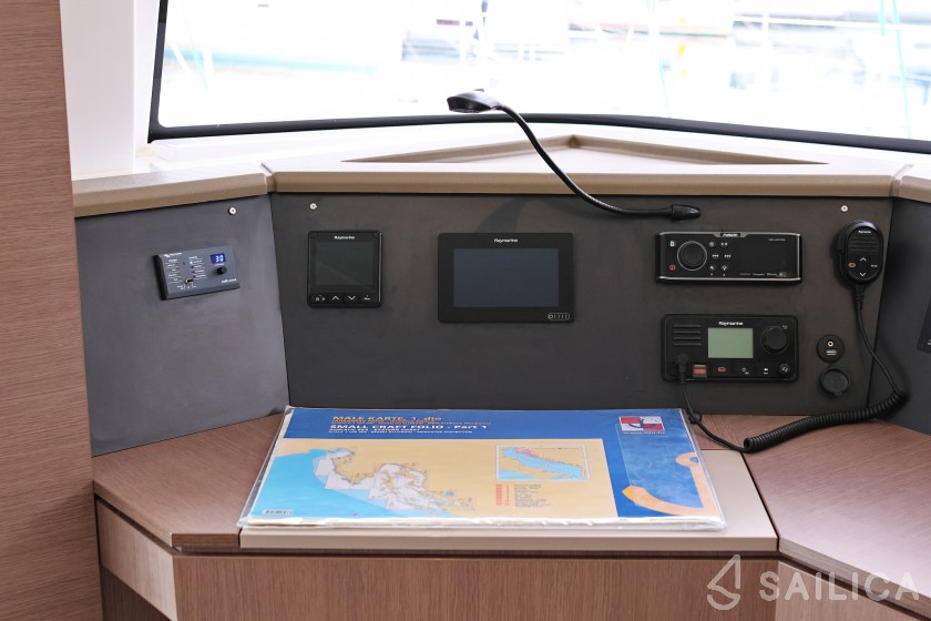 Bali 4.6 - Yacht Charter Sailica