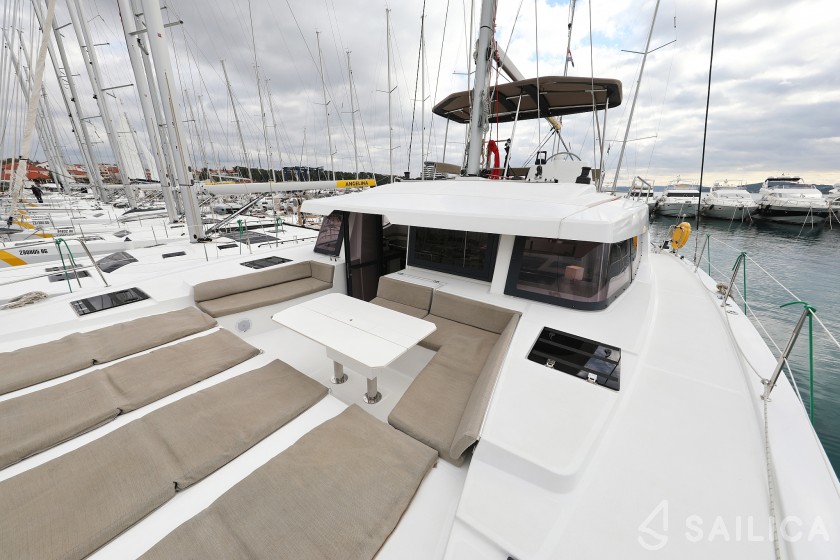 Bali 4.6 - Yacht Charter Sailica