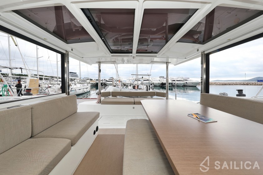 Bali 4.6 - Yacht Charter Sailica