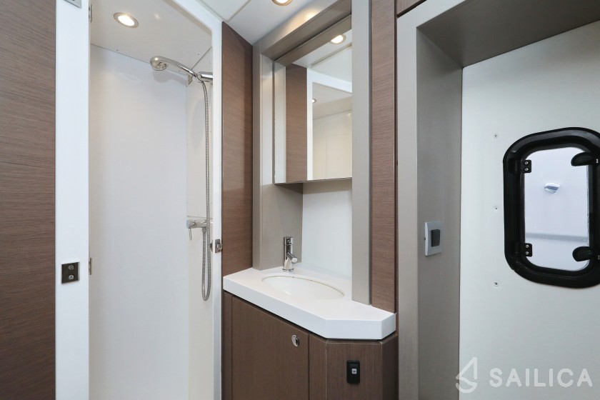 Bali 4.6 - Yacht Charter Sailica