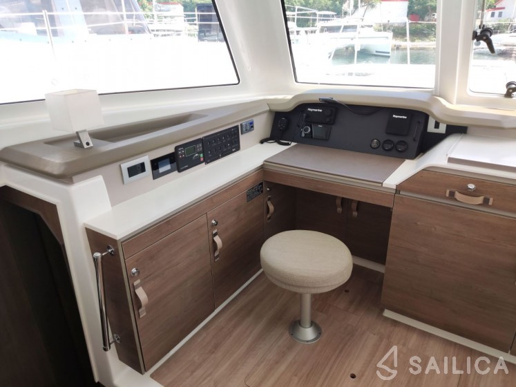 Bali Catspace - Yacht Charter Sailica