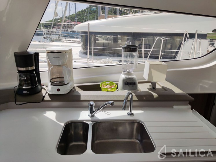 Bali Catspace - Yacht Charter Sailica