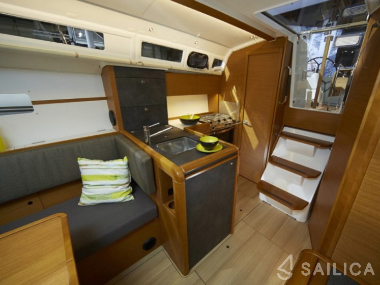 Sun Odyssey 34 - Yacht Charter Sailica