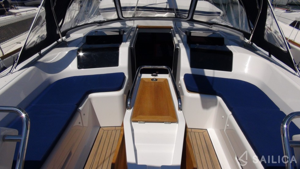 Hanse 455 - Yacht Charter Sailica