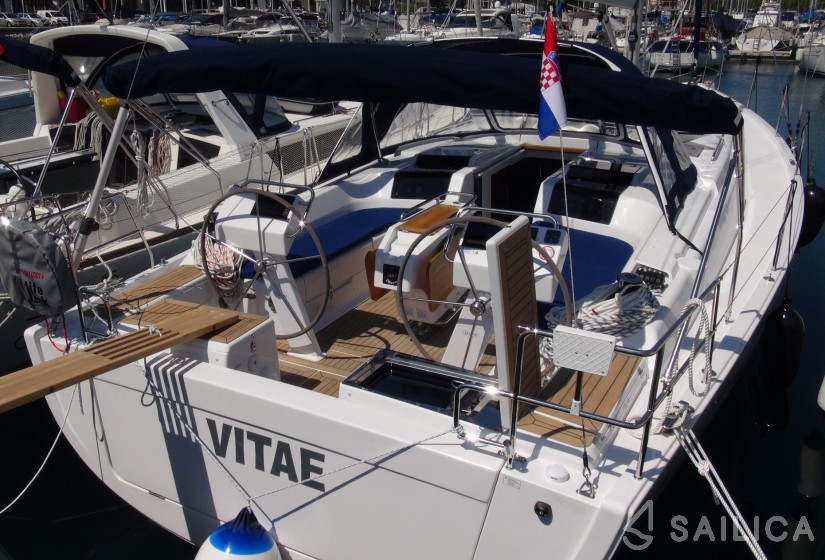 Hanse 455 - Yacht Charter Sailica