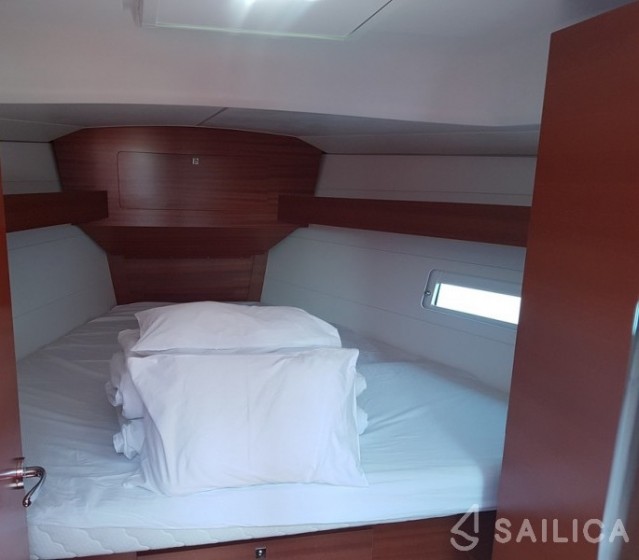 Dufour 382 GL - Yacht Charter Sailica