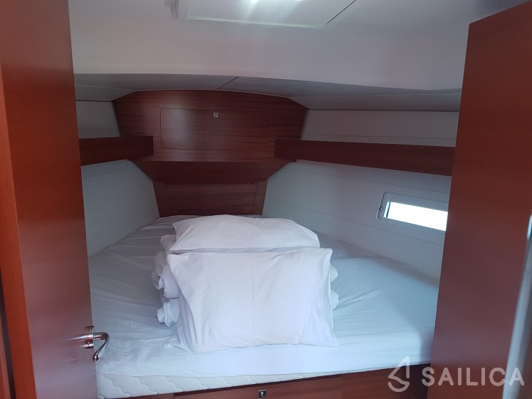 Dufour 382 GL - Yacht Charter Sailica