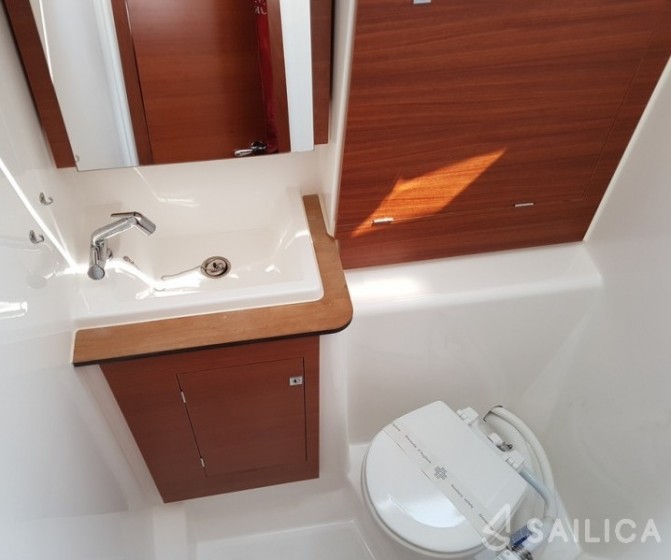 Dufour 382 GL - Yacht Charter Sailica