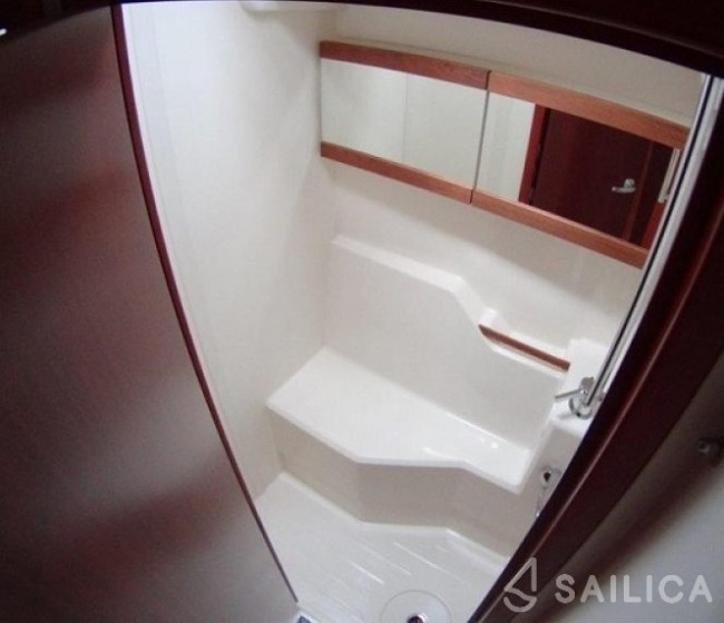 Hanse 455 - Yacht Charter Sailica