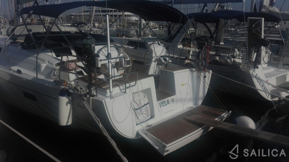Hanse 455 - Yacht Charter Sailica