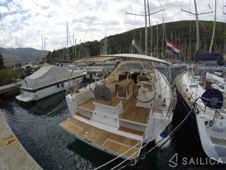 Dufour 512 Grand Large - Yacht Charter Sailica