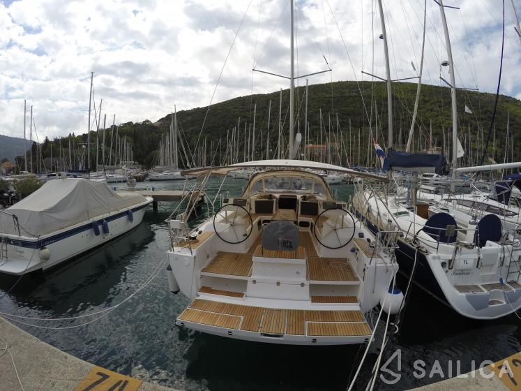 Dufour 512 Grand Large - Yacht Charter Sailica