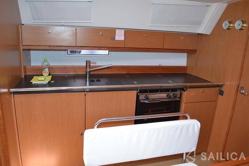 Bavaria 40 Cruiser - Yacht Charter Sailica