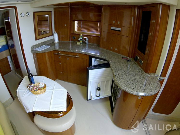 Sea Ray 455 - Yacht Charter Sailica