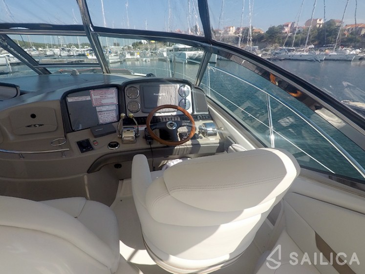 Sea Ray 455 - Yacht Charter Sailica