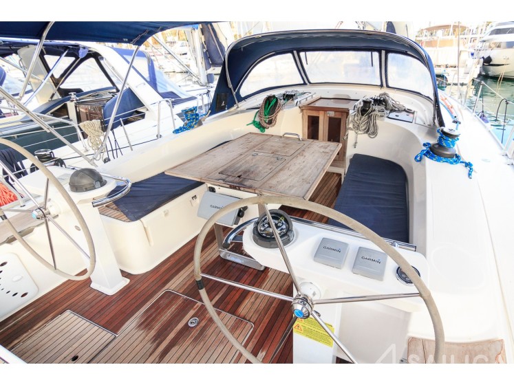 Bavaria 45 Cruiser - Yacht Charter Sailica