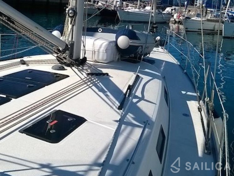 Bavaria 45 Cruiser - Yacht Charter Sailica
