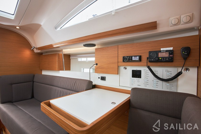 Elan 40 Impression - Yacht Charter Sailica