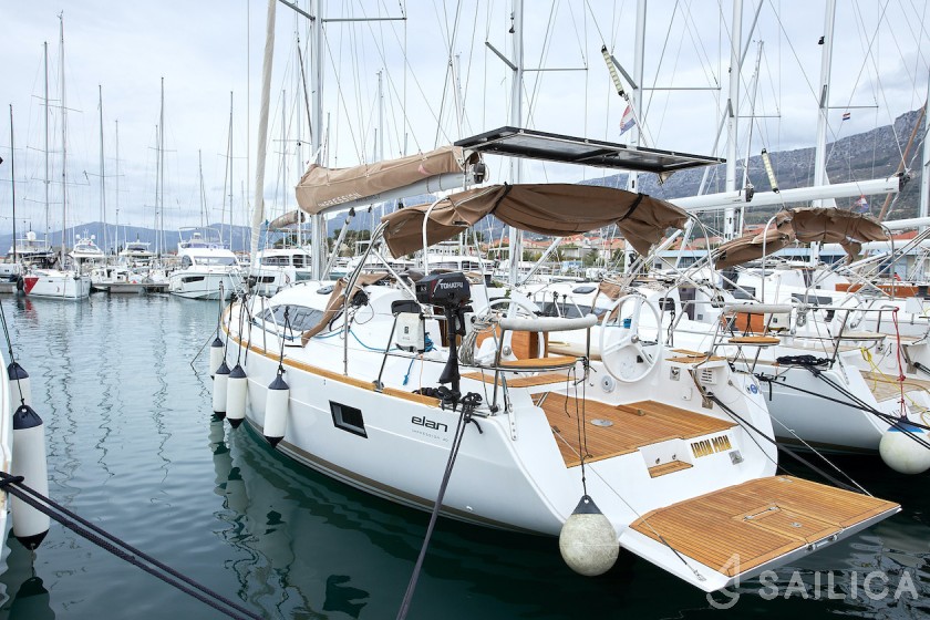 Elan 40 Impression - Yacht Charter Sailica