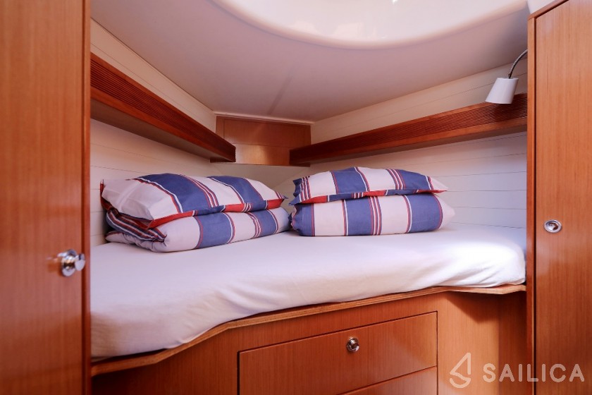 Bavaria 32 Cruiser - Yacht Charter Sailica