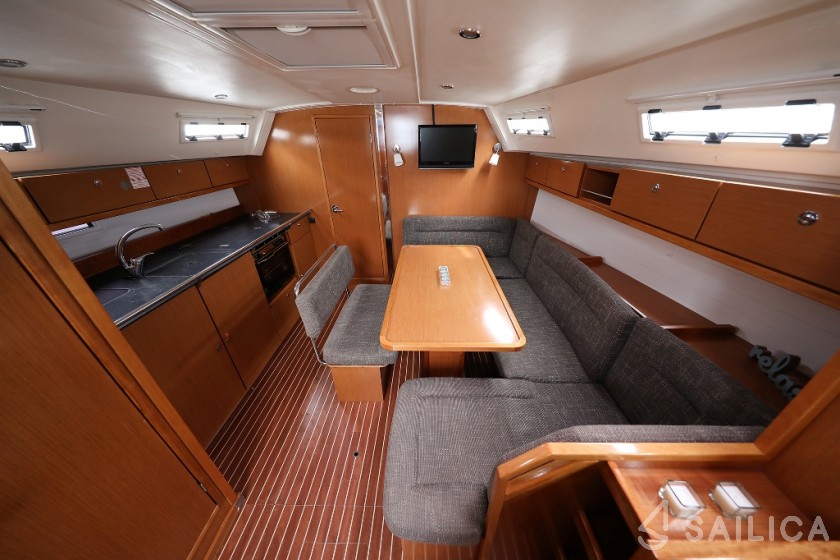 Bavaria 40 Cruiser S - Yacht Charter Sailica