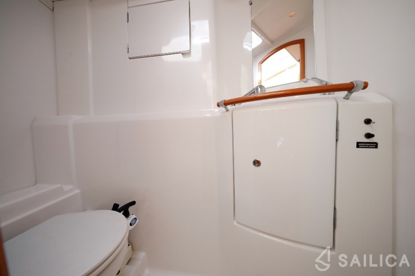 Lagoon 380 S2 - Yacht Charter Sailica