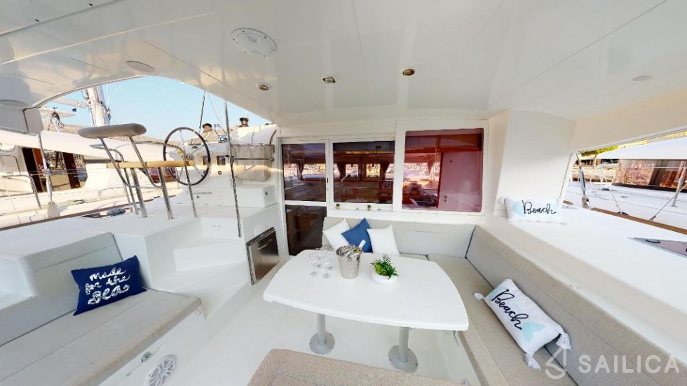 Lagoon 400 - 4 + 2 cab. - Yacht Charter Sailica