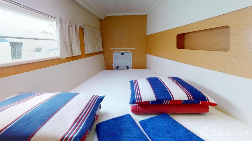 Lagoon 400 - 4 + 2 cab. - Yacht Charter Sailica