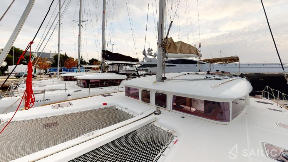 Lagoon 400 - 4 + 2 cab. - Yacht Charter Sailica