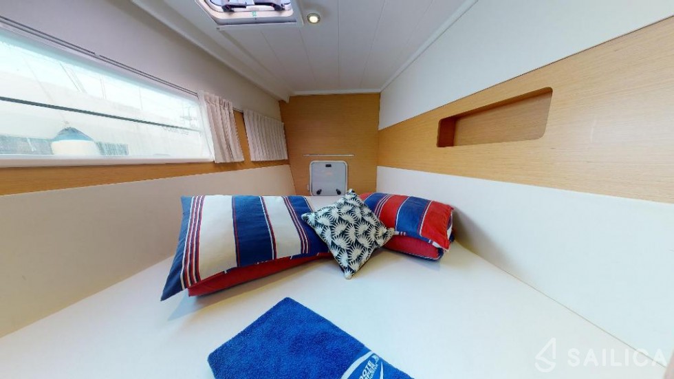 Lagoon 400 - 4 + 2 cab. - Yacht Charter Sailica