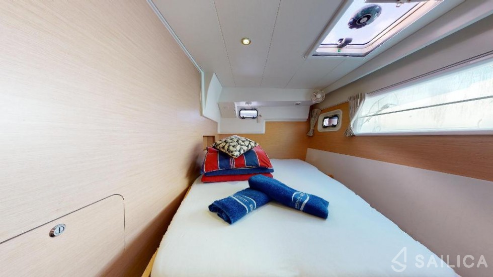 Lagoon 400 - 4 + 2 cab. - Yacht Charter Sailica