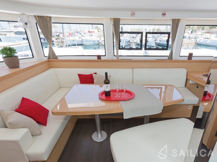 Lagoon 42 - Yacht Charter Sailica